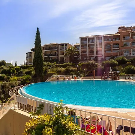 3 Pieces Avec Terrasse Et Piscine A Saint-raphael - Fr-1-504-683